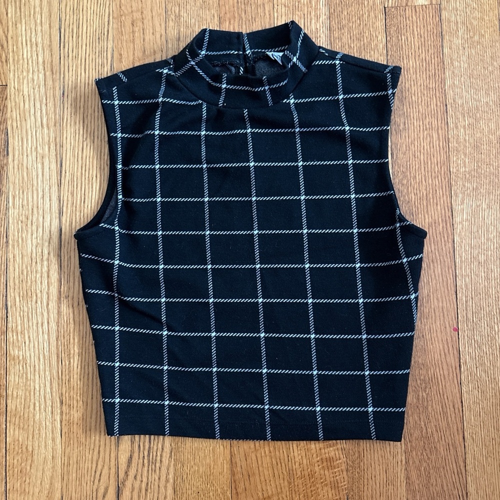 Hollister Black and White Grid Crop Top